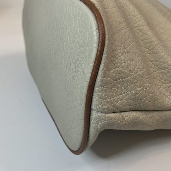 CL BEIGE AND BROWN LEATHER HAND BAG - Picture 10 of 16